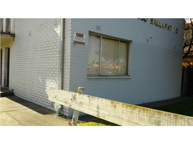 1/820 Ballarat Road, Deer Park VIC 3023