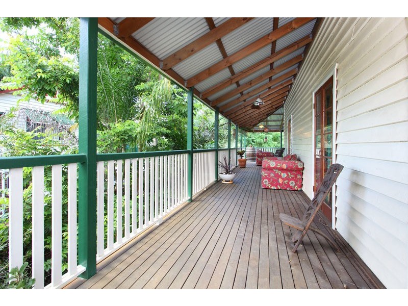 16 Park Road, Yeronga QLD 4104