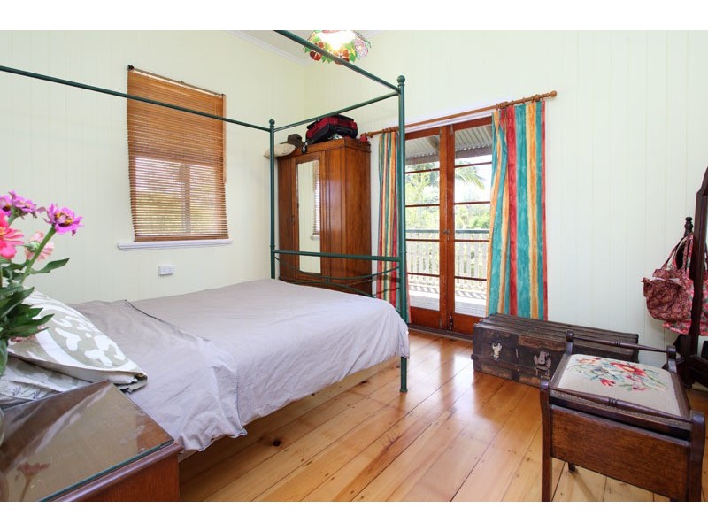 16 Park Road, Yeronga QLD 4104