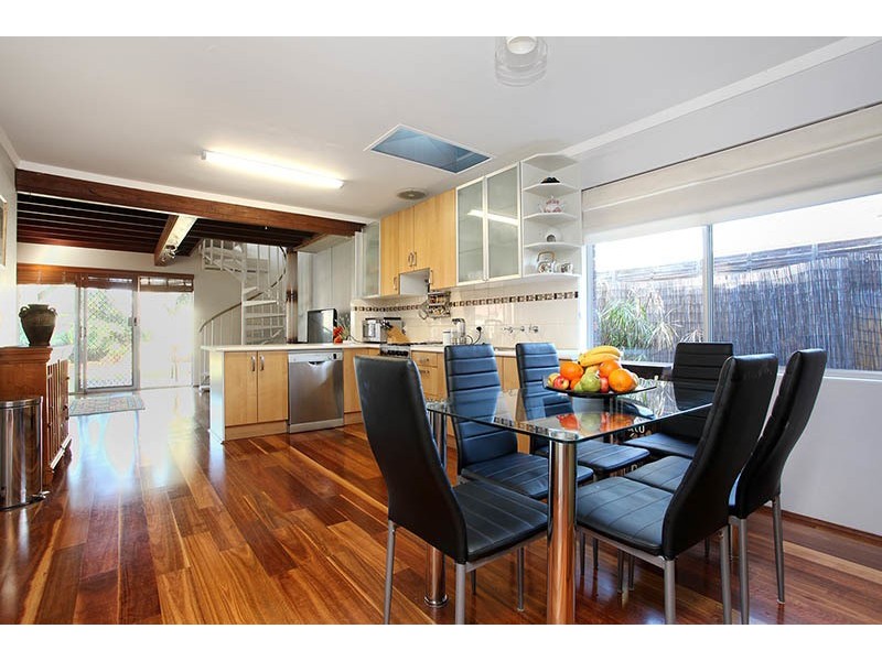 10 Dalston Cr, Kardinya WA 6163
