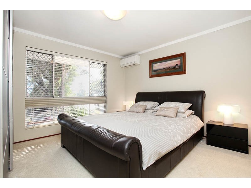 10 Dalston Cr, Kardinya WA 6163