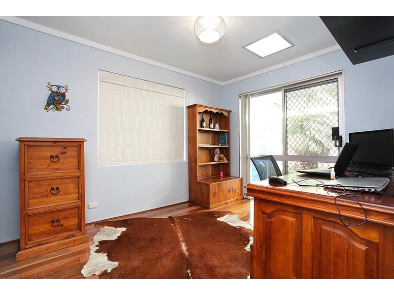 10 Dalston Cr, Kardinya WA 6163