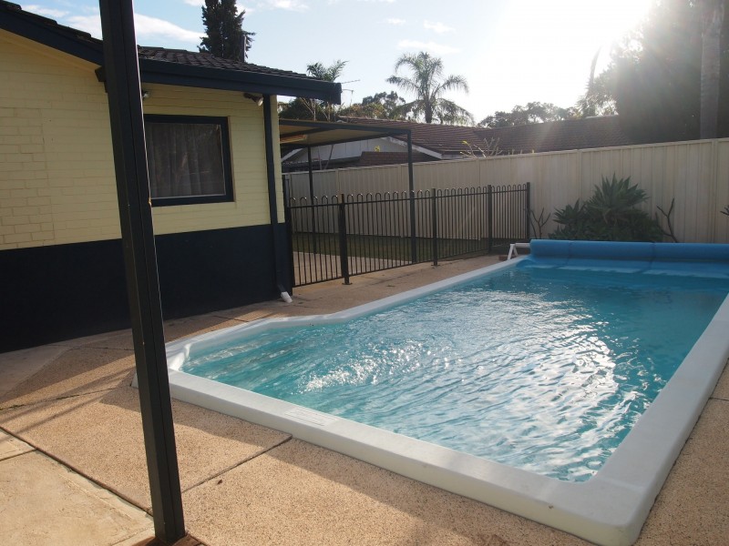 2 Cherry Way, Camillo WA 6111