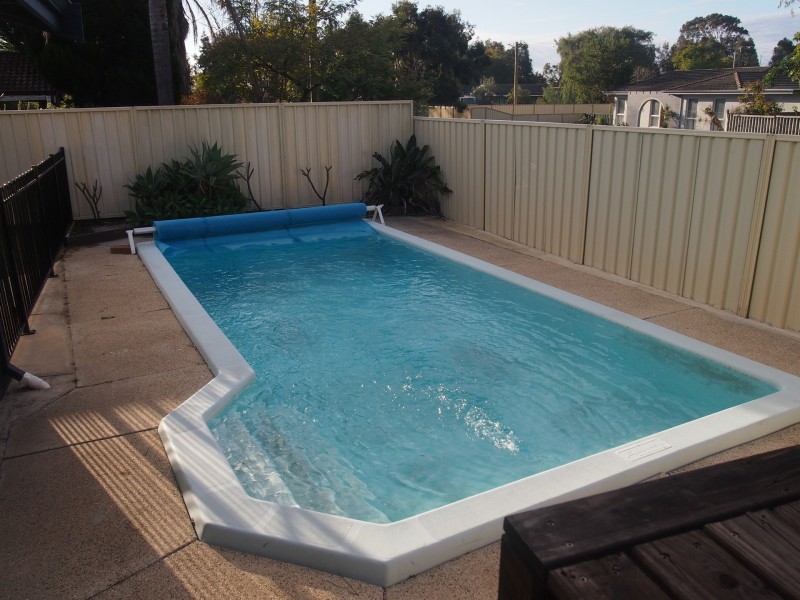 2 Cherry Way, Camillo WA 6111