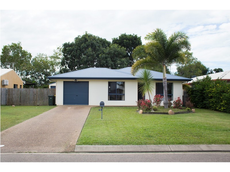 37 Noscov Cres, Kelso QLD 4815