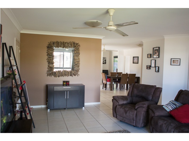 37 Noscov Cres, Kelso QLD 4815