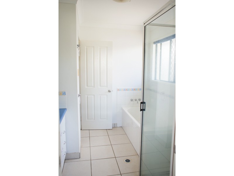 37 Noscov Cres, Kelso QLD 4815