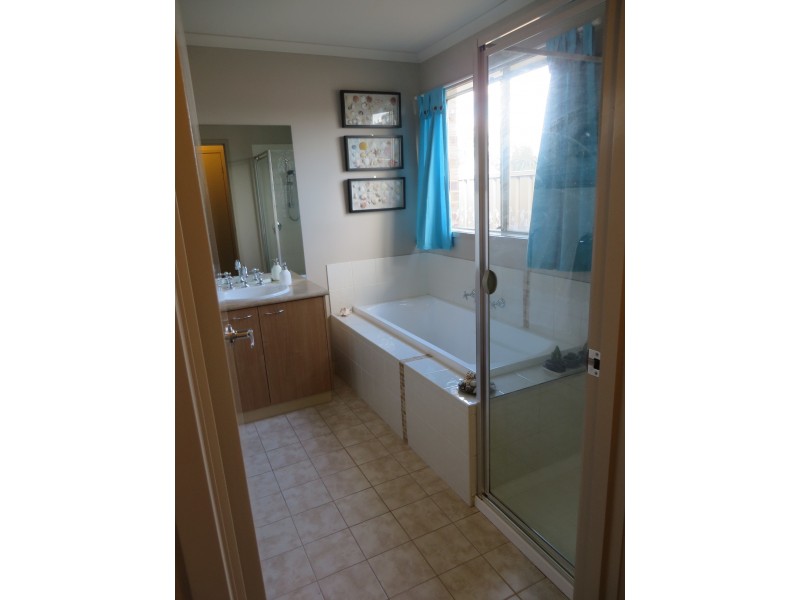 8 Black Street, Katandra West VIC 3634