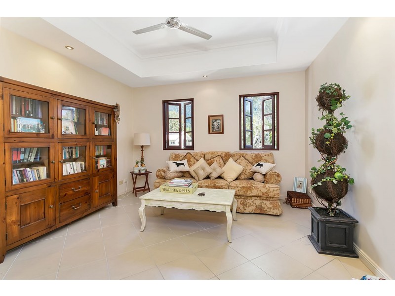 24 Trivia Street, Palm Cove QLD 4879