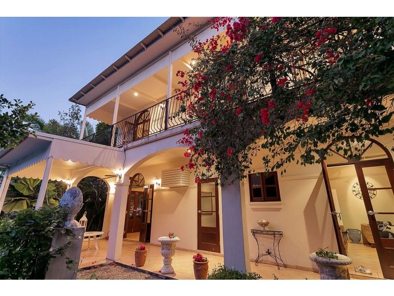 24 Trivia Street, Palm Cove QLD 4879