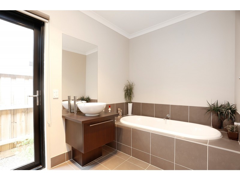 3 Hinkley Place, Werribee VIC 3030