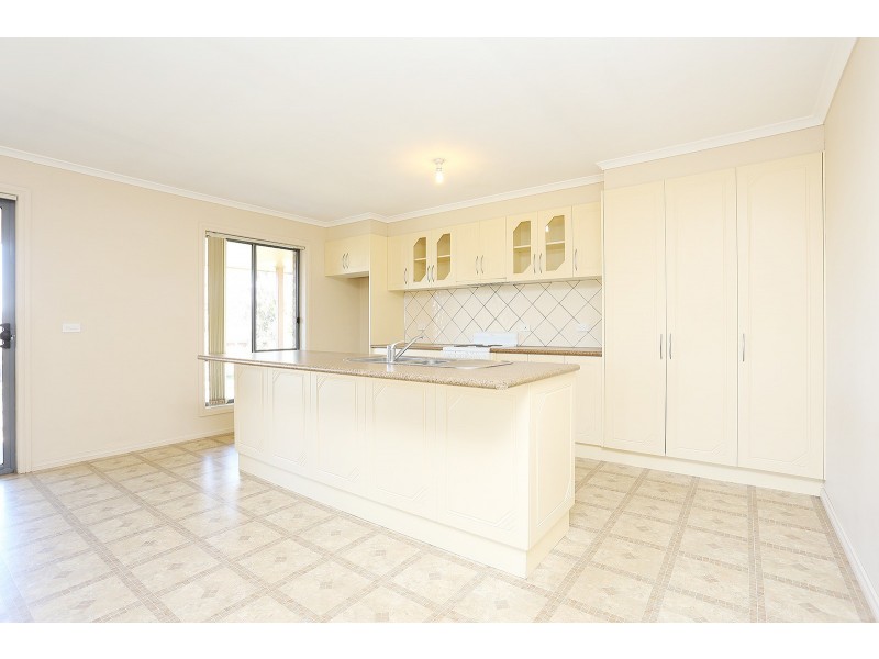 4 Benjamin Court, Wallan VIC 3756