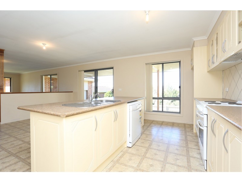 4 Benjamin Court, Wallan VIC 3756