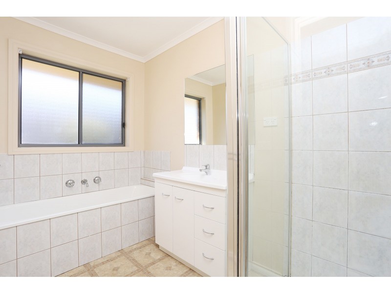 4 Benjamin Court, Wallan VIC 3756