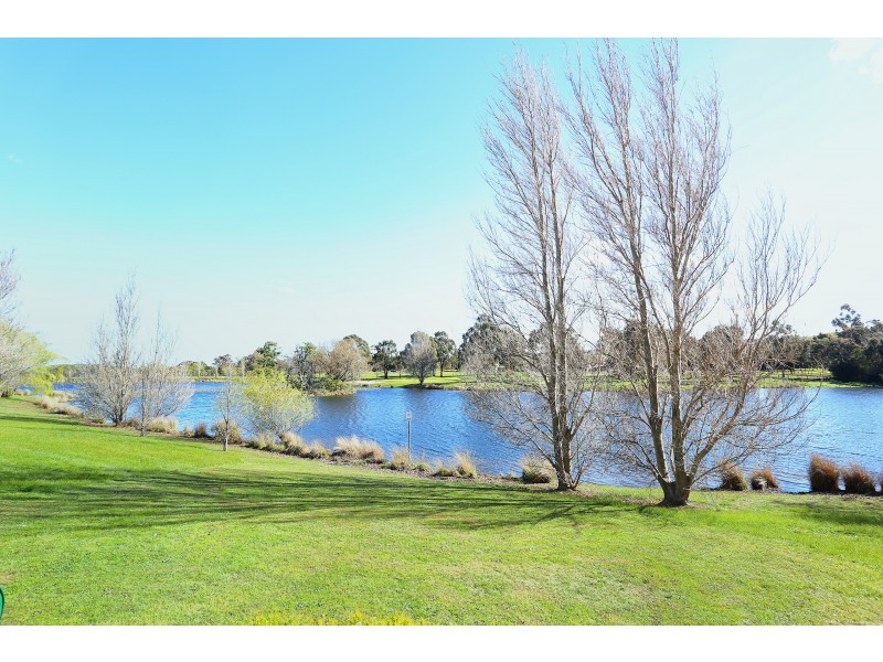 11  Lakeside Drive, Hidden Valley VIC 3756
