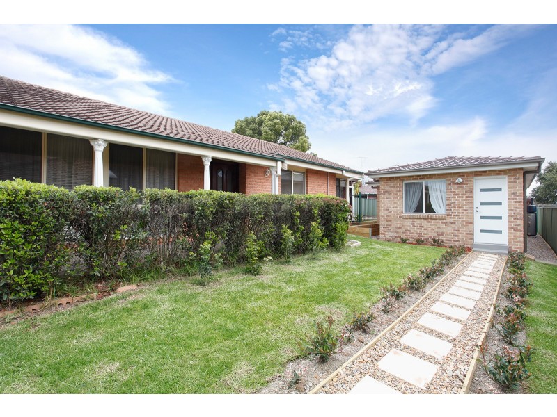 42 Lockheed Circuit, St Clair NSW 2759