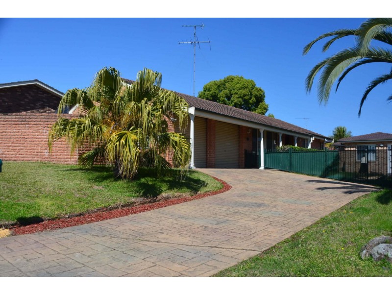 42 Lockheed Circuit, St Clair NSW 2759