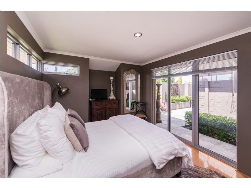 33 Hayes Avenue, Yokine WA 6060