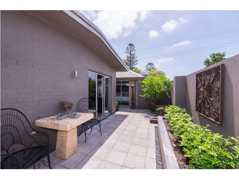 33 Hayes Avenue, Yokine WA 6060