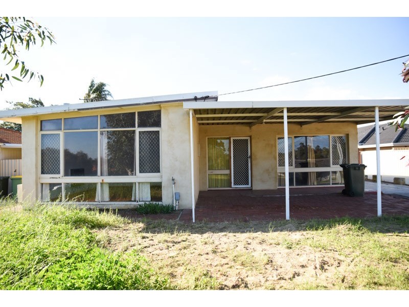 22 Clovelly Cresent, Lynwood WA 6147