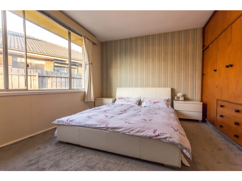 6 Hunsford Ave, Notting Hill VIC 3168