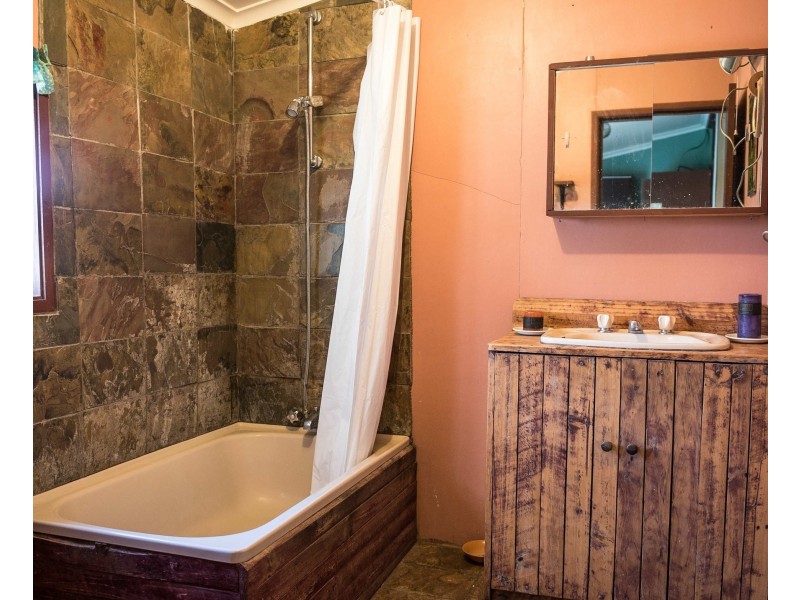 7134 Warialda Rd, Inverell NSW 2360