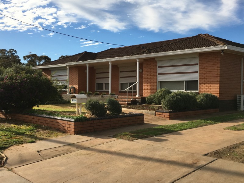 2 Railway Cresent, Woomelang VIC 3485