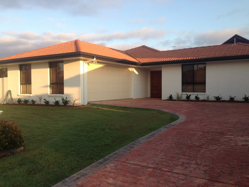 2 Mykonos Court, Kawana Island QLD 4575
