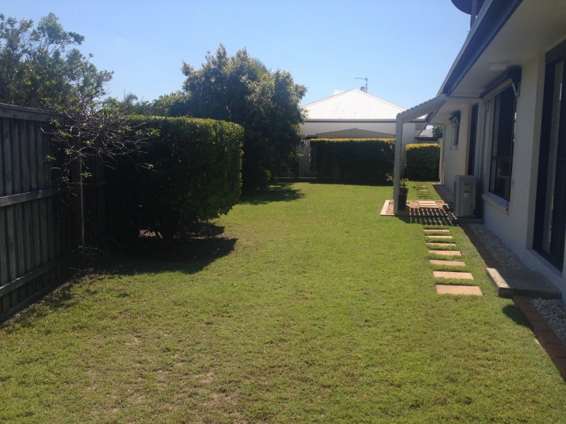 2 Mykonos Court, Kawana Island QLD 4575