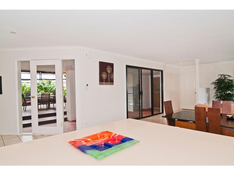2 Mykonos Court, Kawana Island QLD 4575