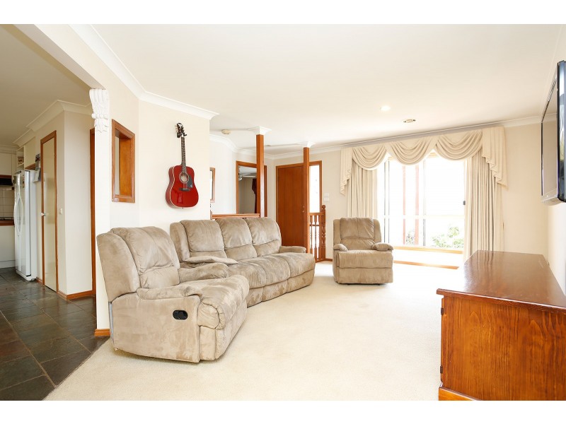 18 Rosehill Drive, Bacchus Marsh VIC 3340