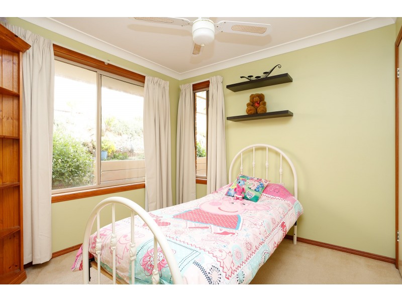 18 Rosehill Drive, Bacchus Marsh VIC 3340
