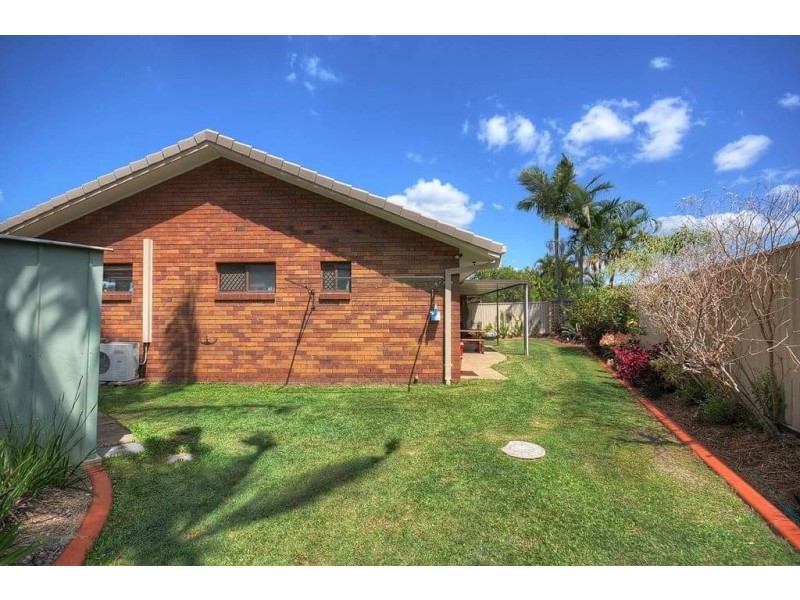 2/6 Flora Close, Burleigh Waters QLD 4220