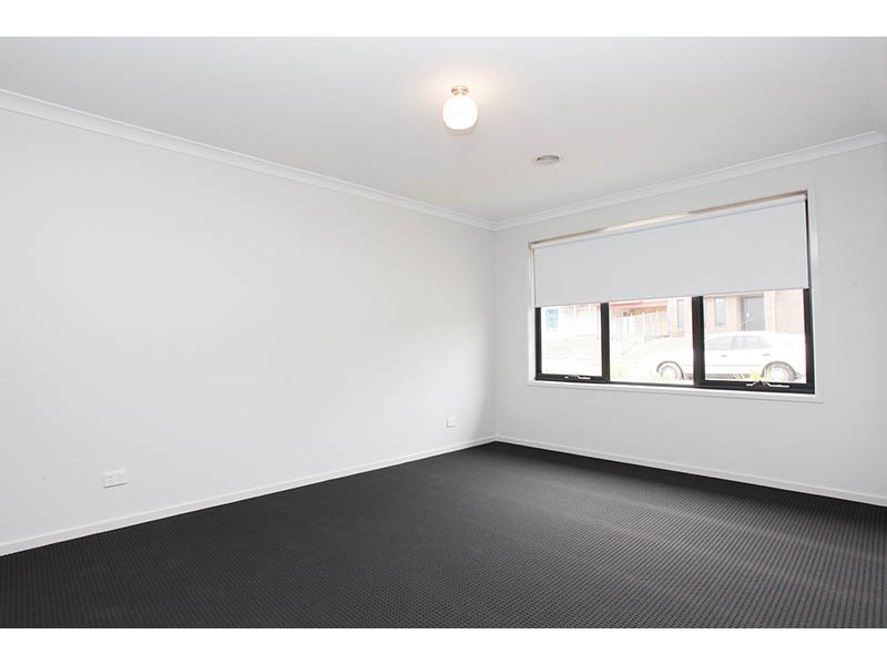 18 Temt Terrace, Waurn Ponds VIC 3216