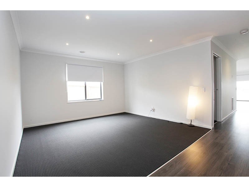 18 Temt Terrace, Waurn Ponds VIC 3216