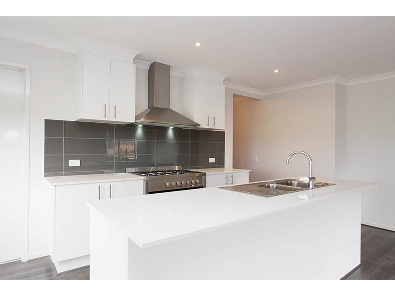 18 Temt Terrace, Waurn Ponds VIC 3216