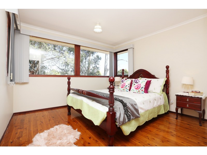 2  Wandarra Cres, Bradbury NSW 2560