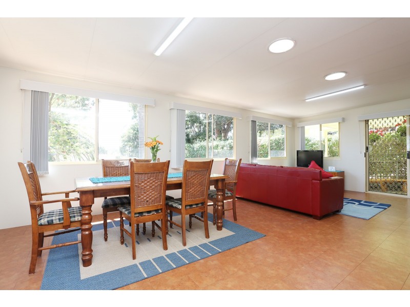 2  Wandarra Cres, Bradbury NSW 2560