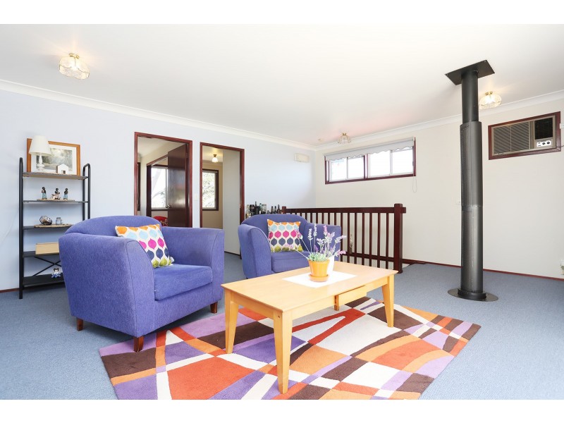 2  Wandarra Cres, Bradbury NSW 2560