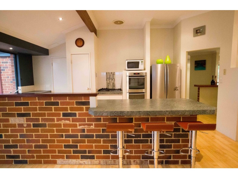 11 Klem Avenue, Redcliffe WA 6104