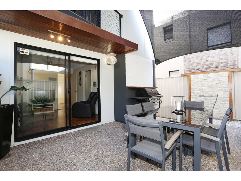 1/133 Sunshine Parade, Miami QLD 4220