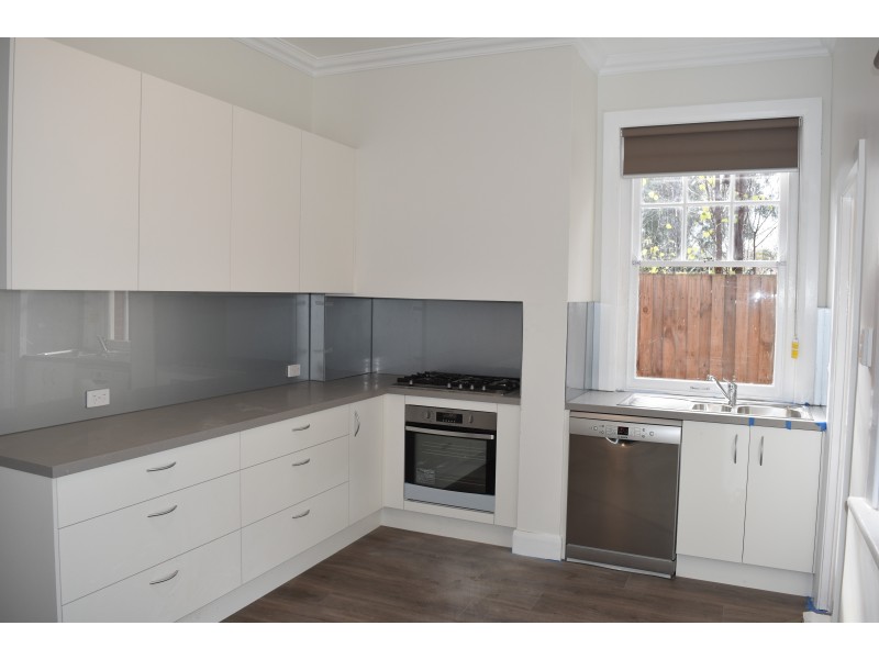 73 Dickens St, Elwood VIC 3184