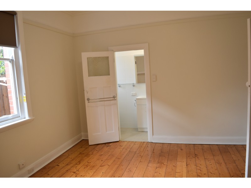 73 Dickens St, Elwood VIC 3184