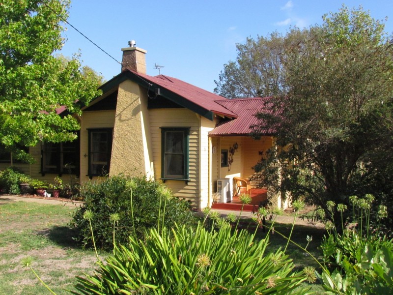 6 Raglan Street, Yea VIC 3717