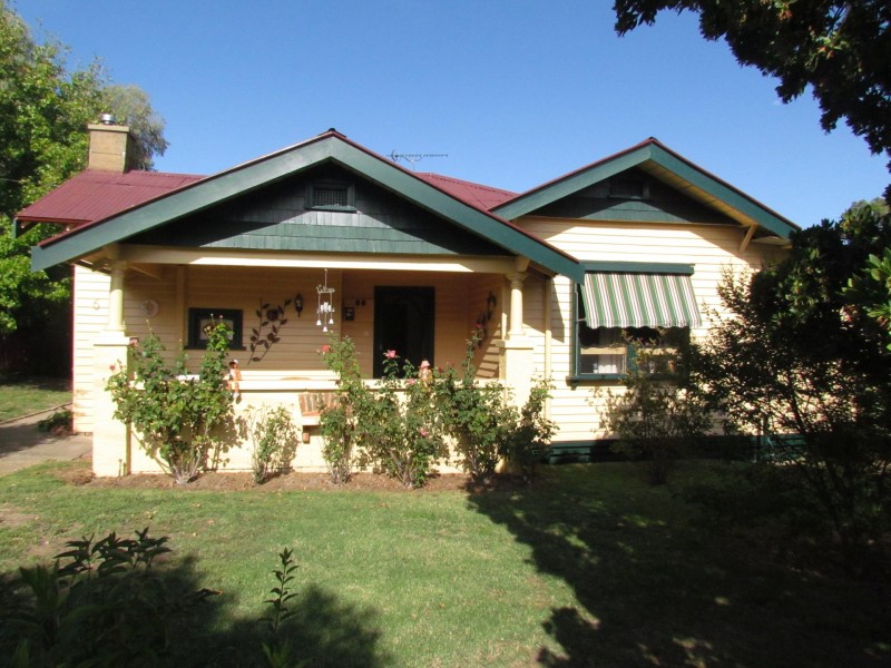 6 Raglan Street, Yea VIC 3717