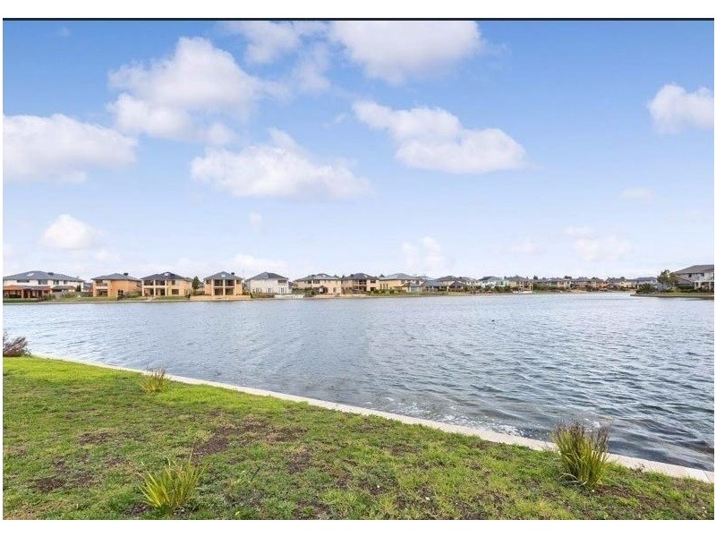 27 spraypoint drive, Point Cook VIC 3030