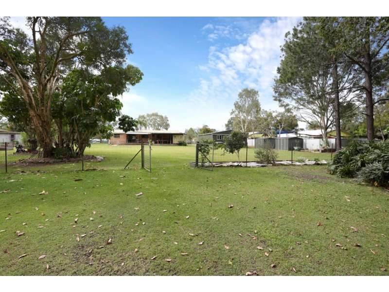 12 Greber Road, Beerwah QLD 4519