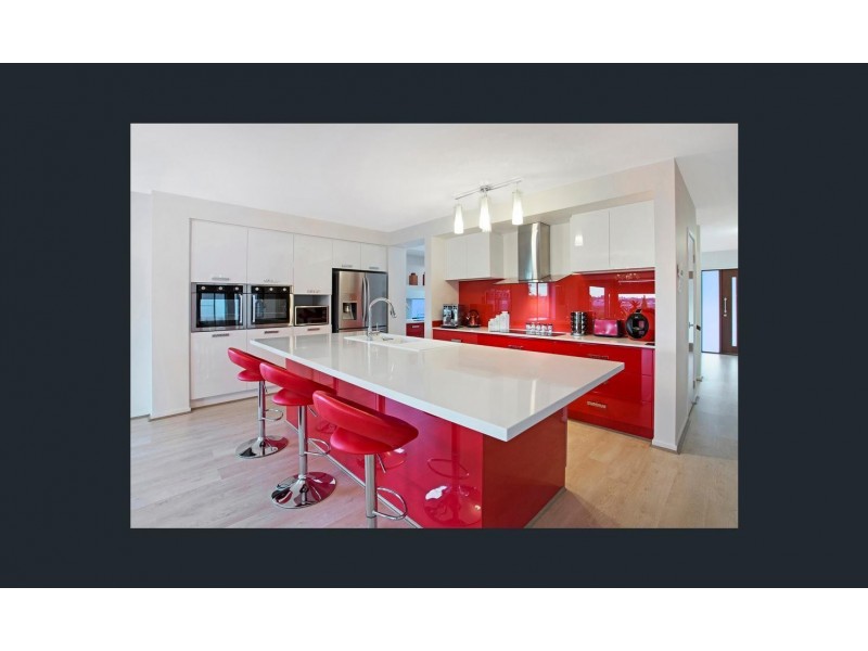 31 Roland Street, Parkinson QLD 4115