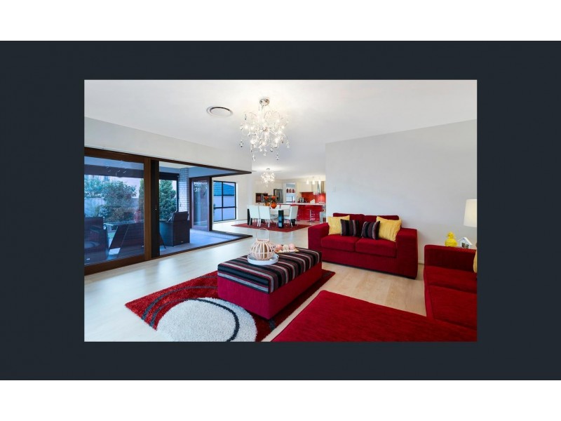 31 Roland Street, Parkinson QLD 4115