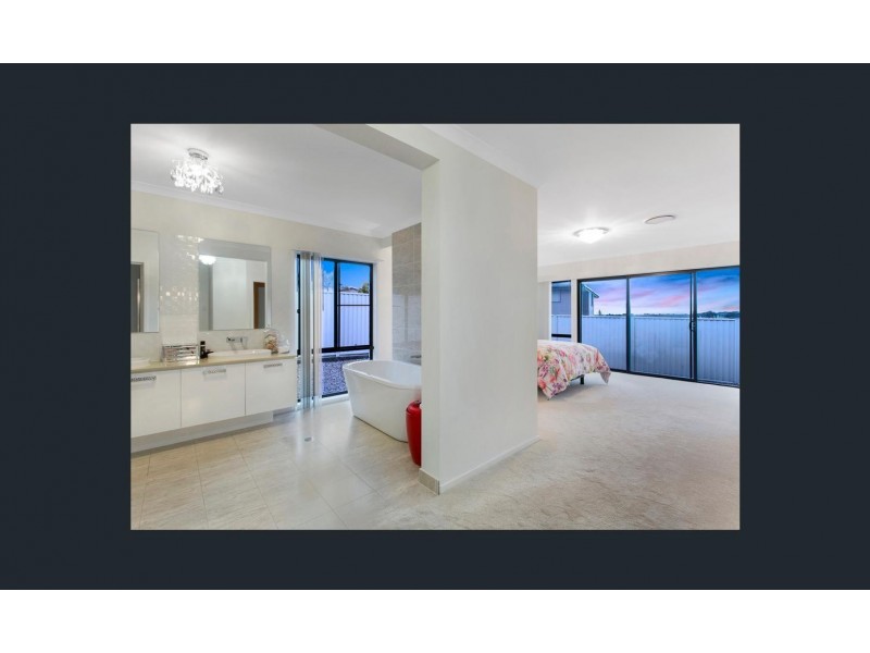 31 Roland Street, Parkinson QLD 4115